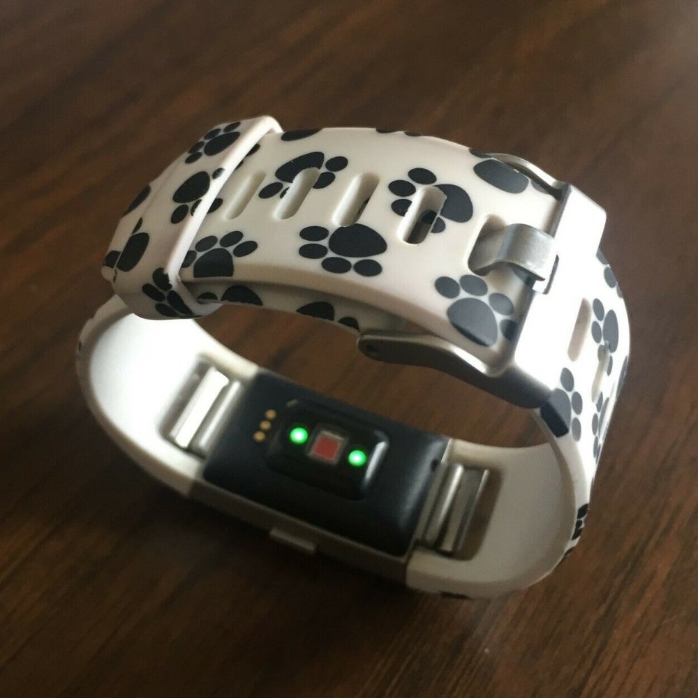 Fitbit Charge 2 Fitness Tracker- S Paw Print band - Picture 8 of 8